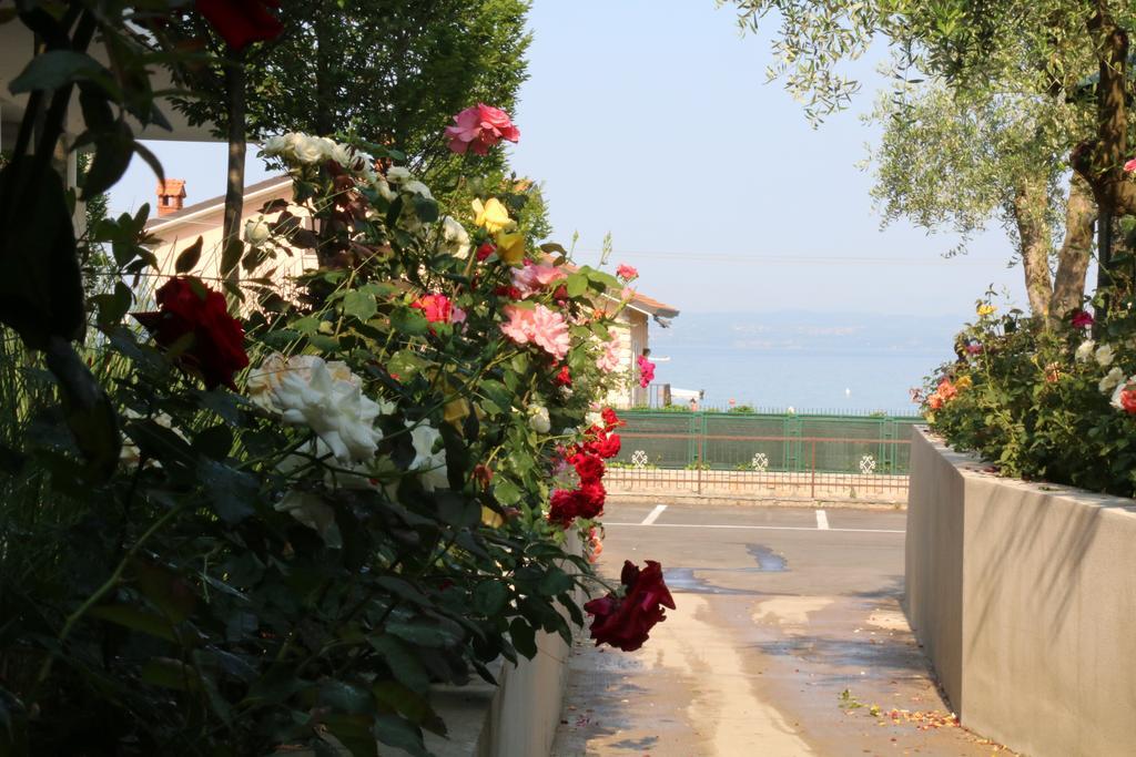 Hotel Maximilian Bardolino Exterior photo