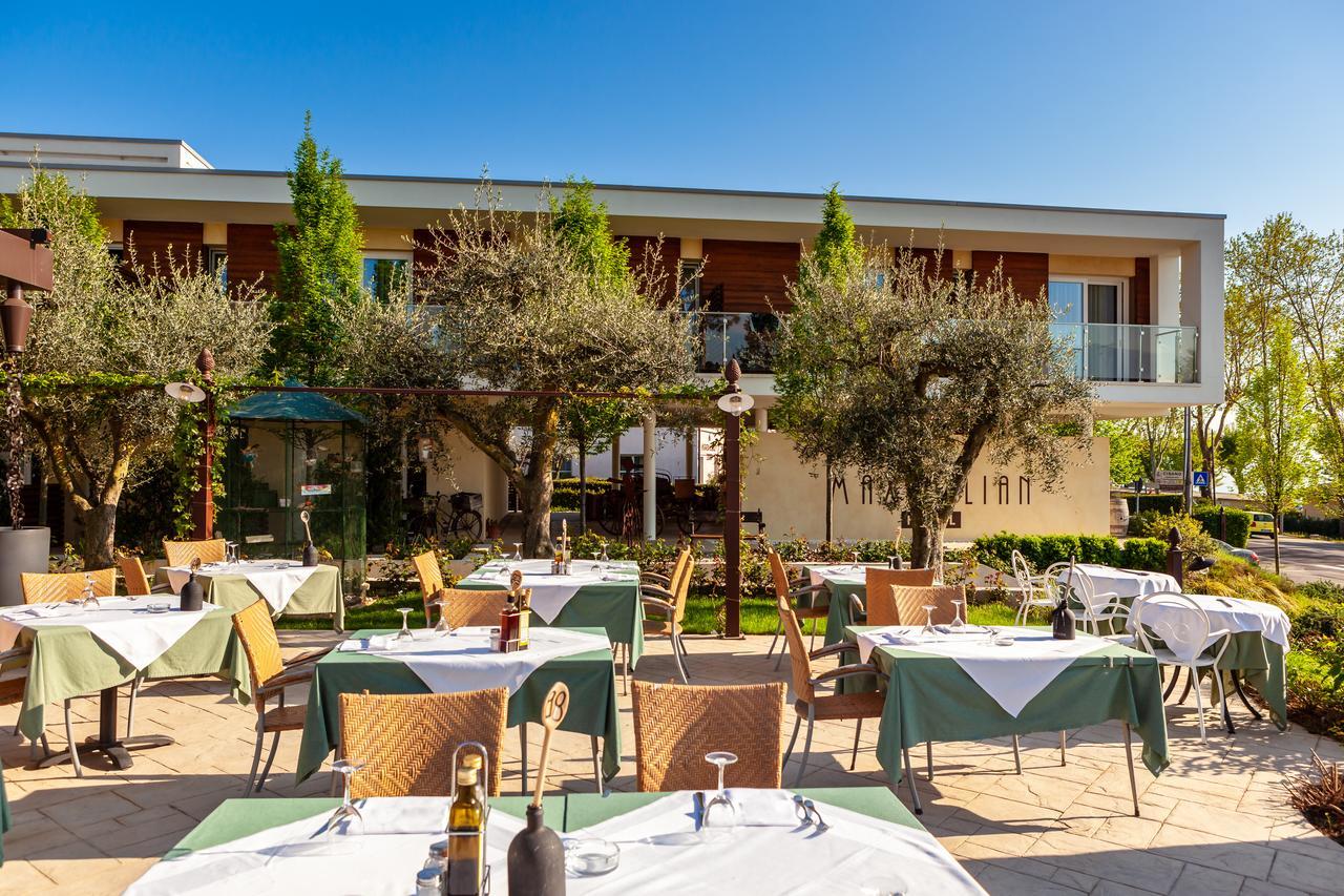 Hotel Maximilian Bardolino Exterior photo